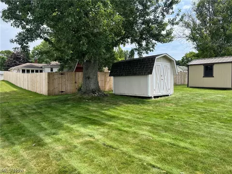 Exterior - 6301 Apache Ln, Poland, OH 44514 photo 3 of 5
