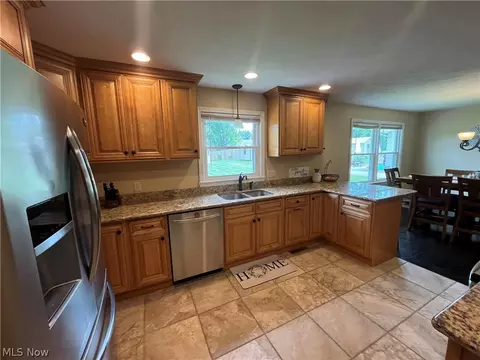 Kitchen - 6301 Apache Ln, Poland, OH 44514 photo 5 of 5