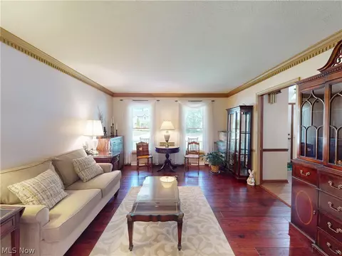 Living - 126 Pepperdine Dr, Elyria, OH 44035 photo 8 of 9