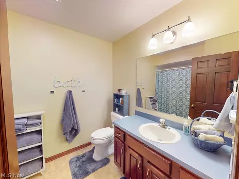 Bath - 126 Pepperdine Dr, Elyria, OH 44035 photo 5 of 7