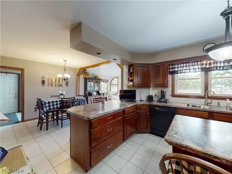 Kitchen - 126 Pepperdine Dr, Elyria, OH 44035 photo 6 of 6