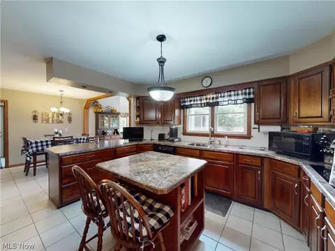 Kitchen - 126 Pepperdine Dr, Elyria, OH 44035 photo 4 of 6
