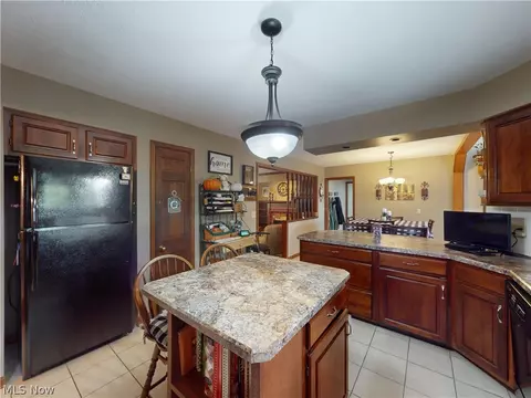 Kitchen - 126 Pepperdine Dr, Elyria, OH 44035 photo 2 of 6
