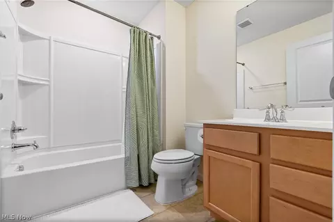 Bath - 611 Rundle St, Lagrange, OH 44050 photo 3 of 3