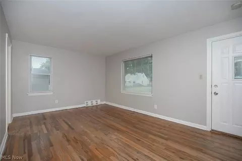 Living - 660 E 260th St, Euclid, OH 44132 photo 2 of 3