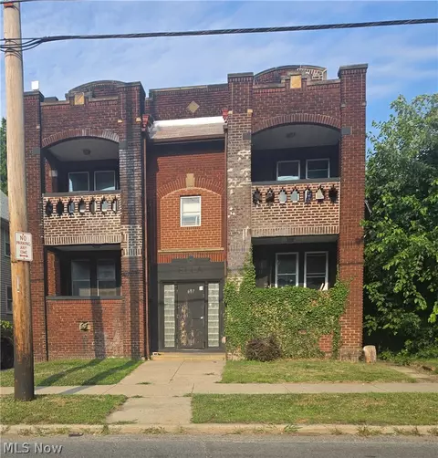 697 Eddy Rd, Cleveland, OH 44108
