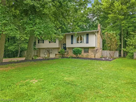 7910 Burkey Rd NW, North Canton, OH 44720