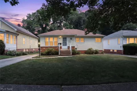 9180 Stonington Rd, Parma Heights, OH 44130