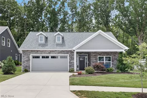 2060 Hawthorn Ct, North Canton, OH 44720