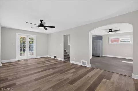 Living - 5175 Arch Street St, Maple Heights, OH 44137 photo 3 of 4