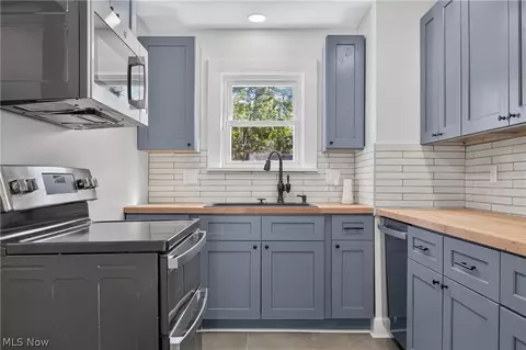 Kitchen - 5175 Arch Street St, Maple Heights, OH 44137 photo 2 of 5