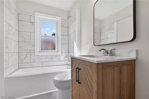 Bath - 5175 Arch Street St, Maple Heights, OH 44137 photo 3 of 3
