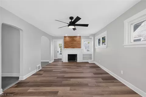 Living - 5175 Arch Street St, Maple Heights, OH 44137 photo 2 of 4