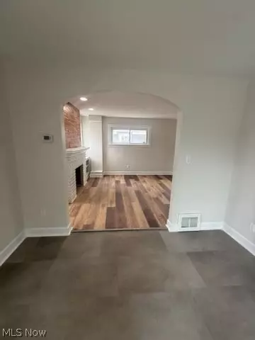 Entry Way - 5175 Arch Street St, Maple Heights, OH 44137 photo 4 of 9