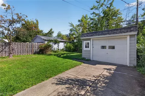 Exterior - 5175 Arch Street St, Maple Heights, OH 44137 photo 6 of 6