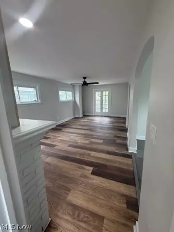 Entry Way - 5175 Arch Street St, Maple Heights, OH 44137 photo 3 of 9