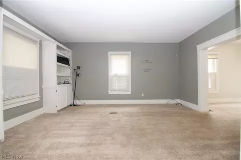 Living - 168 Poland Ave, Struthers, OH 44471 photo 1 of 4