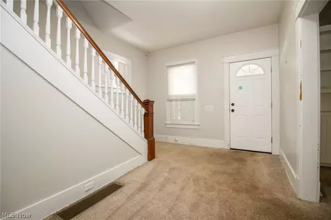 Entry Way - 168 Poland Ave, Struthers, OH 44471 photo 1 of 5