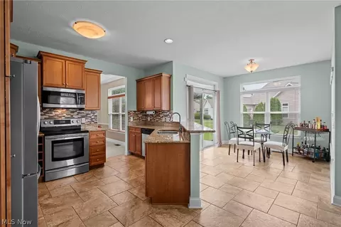 Kitchen - 3528 Brook Ct, Avon, OH 44011 photo 3 of 5