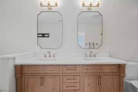 Bath - 3528 Brook Ct, Avon, OH 44011 photo 3 of 7
