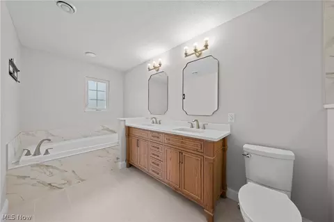 Bath - 3528 Brook Ct, Avon, OH 44011 photo 2 of 7