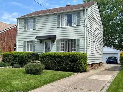 2119 Warren Rd, Lakewood, OH 44107