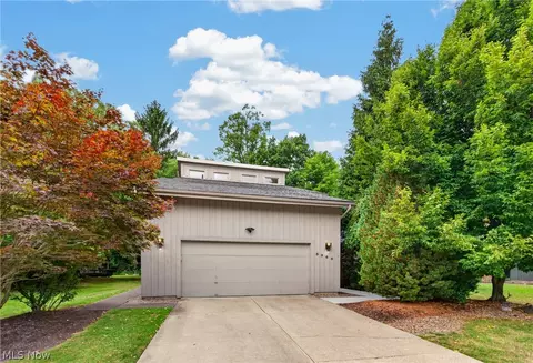 3960 Orangewood Dr, Orange, OH 44122