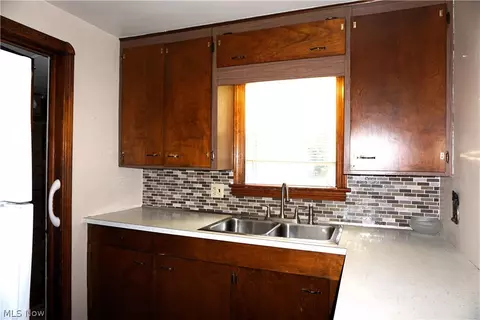 Kitchen - 3938 E 364th St, Willoughby, OH 44094 photo 2 of 3