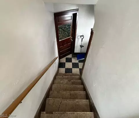 Entry Way - 2394 Elyria Ave, Lorain, OH 44055 photo 2 of 3