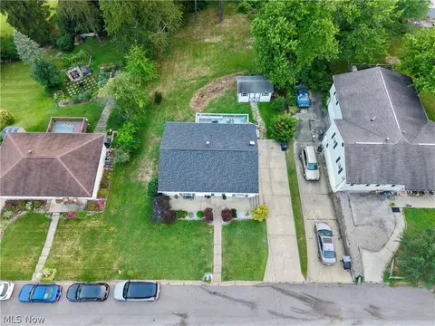 11 Hillcrest Dr, Martins Ferry, OH 43935