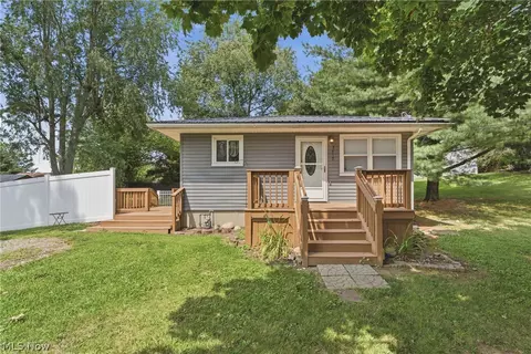 2519 Maxine Ave NE, Canton, OH 44705