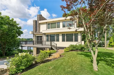 5490 Springlake Rd NW, Canton, OH 44718