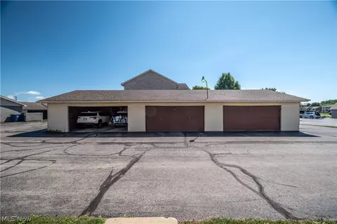 Exterior - 7357 Eisenhower Dr #6, Boardman, OH 44512 photo 5 of 5