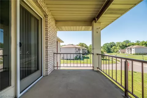 Exterior - 7357 Eisenhower Dr #6, Boardman, OH 44512 photo 4 of 5