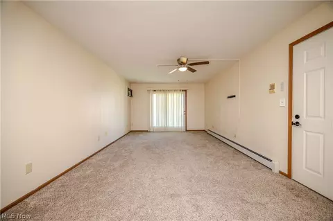 Living - 7357 Eisenhower Dr #6, Boardman, OH 44512 photo 2 of 2