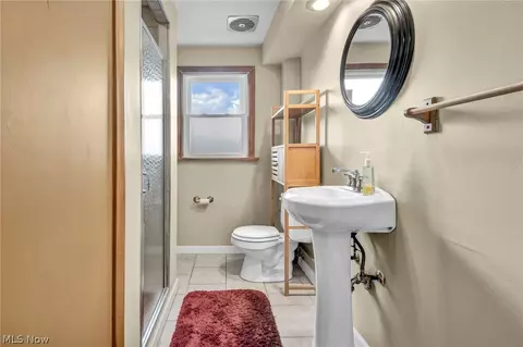 Bath - 33 Devonshire Dr, Akron, OH 44312 photo 7 of 7
