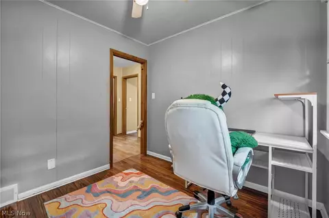 Entry Way - 33 Devonshire Dr, Akron, OH 44312 photo 1 of 2