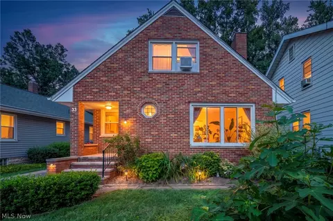 33 Devonshire Dr, Akron, OH 44312