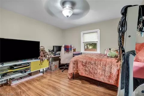Bedroom - 33 Devonshire Dr, Akron, OH 44312 photo 1 of 20