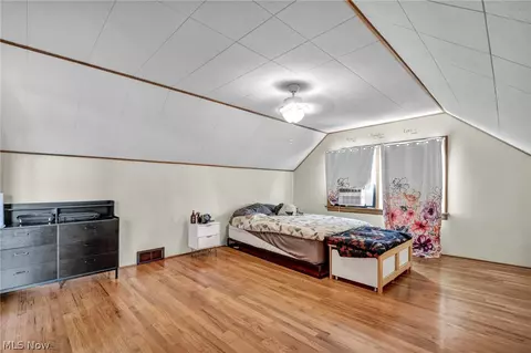 Bedroom - 33 Devonshire Dr, Akron, OH 44312 photo 11 of 20