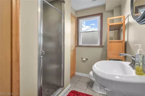 Bath - 33 Devonshire Dr, Akron, OH 44312 photo 6 of 7