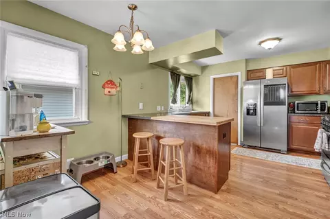 Kitchen - 33 Devonshire Dr, Akron, OH 44312 photo 3 of 3