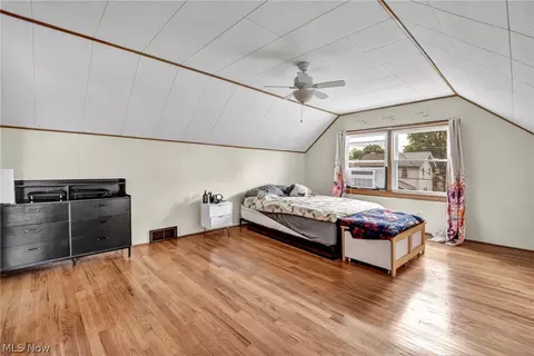 Bedroom - 33 Devonshire Dr, Akron, OH 44312 photo 15 of 20