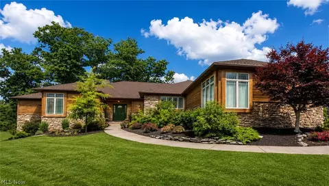 3909 Weymouth Woods Dr, Medina, OH 44256