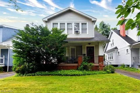 3812 Summit Park Rd, Cleveland Heights, OH 44121