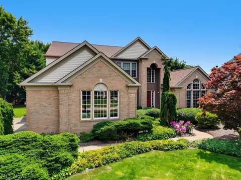 9615 Windsor Way, Twinsburg, OH 44087