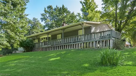 320 Homestead Dr, New Concord, OH 43762