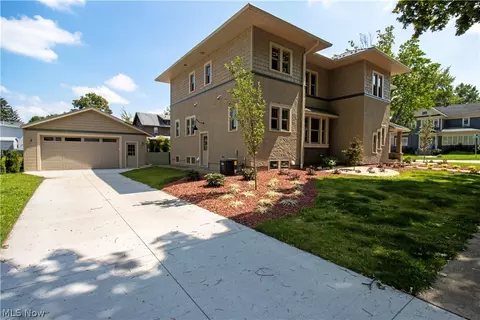 424 S Main St, Orrville, OH 44667