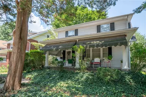 507 W Maple St, North Canton, OH 44720