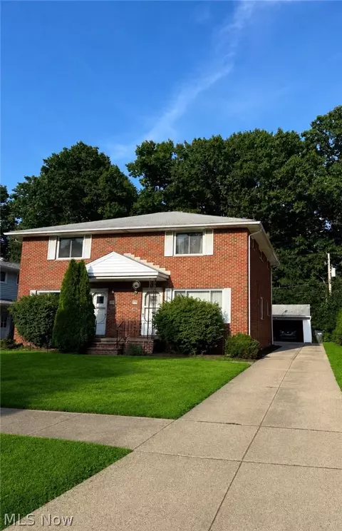 1187 Bonnie Ln, Mayfield Heights, OH 44124